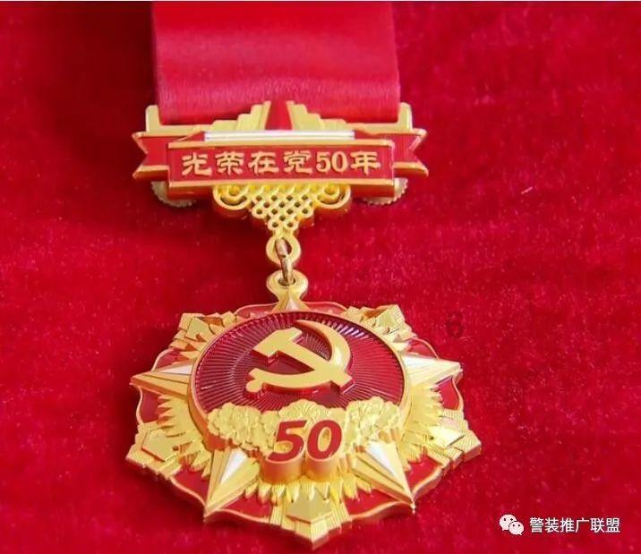 新能源汽车的发展带来了行业面貌的革新，该如何让充电变得更加简易化？
